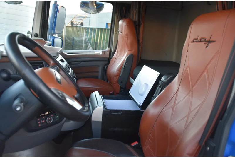 DAF XF 530 SSC 4x2 - RETARDER - PARK. AIRCO - 2 x FUEL TANKS - ALCOA'S - LED - TOP CONDITION - - Τράκτορας: φωτογραφία 5 DAF XF 530 SSC 4x2 - RETARDER - PARK. AIRCO - 2 x FUEL TANKS - ALCOA'S - LED - TOP CONDITION - - Τράκτορας: φωτογραφία 5