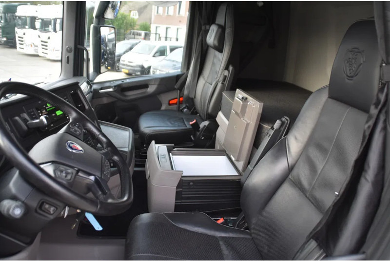Scania R 460 NGS 6x4NB - SUPER - FULL AIR - RETARDER - 148 TKM - PARK. AIRCO - HYDRAULIC SYSTEM - LED - LEATHER SEATS - EXCELLENT CONDI - Τράκτορας: φωτογραφία 5 Scania R 460 NGS 6x4NB - SUPER - FULL AIR - RETARDER - 148 TKM - PARK. AIRCO - HYDRAULIC SYSTEM - LED - LEATHER SEATS - EXCELLENT CONDI - Τράκτορας: φωτογραφία 5