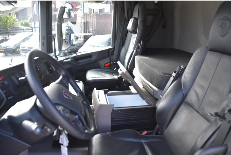 Scania R 460 NGS 6x4NB - SUPER - FULL AIR - RETARDER - 148 TKM - PARK. AIRCO - HYDRAULIC SYSTEM - LED - LEATHER SEATS - EXCELLENT CONDI - Τράκτορας: φωτογραφία 5 Scania R 460 NGS 6x4NB - SUPER - FULL AIR - RETARDER - 148 TKM - PARK. AIRCO - HYDRAULIC SYSTEM - LED - LEATHER SEATS - EXCELLENT CONDI - Τράκτορας: φωτογραφία 5
