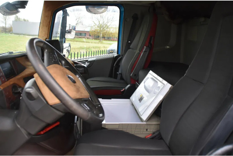 Volvo FH 540 Globe 6x2/4 - 633 TKM - HYDRAULICS - PTO - 2 BEDS - XENON - GOOD CONDITION - - Τράκτορας: φωτογραφία 5 Volvo FH 540 Globe 6x2/4 - 633 TKM - HYDRAULICS - PTO - 2 BEDS - XENON - GOOD CONDITION - - Τράκτορας: φωτογραφία 5