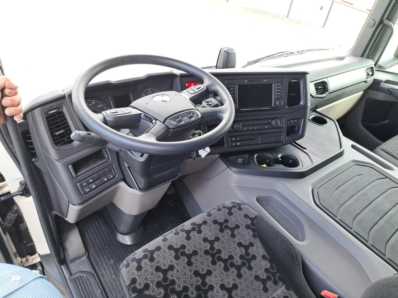 SCANIA SCANIA P280 4x2 Fourgon Hayon - Φορτηγό σασί: φωτογραφία 2 SCANIA SCANIA P280 4x2 Fourgon Hayon - Φορτηγό σασί: φωτογραφία 2