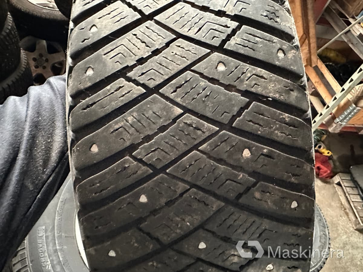4 st dubbdäck på fälg Goodyear Ultragrip - Πλήρης τροχός για Ελαφρύ επαγγελματικό: φωτογραφία 4 4 st dubbdäck på fälg Goodyear Ultragrip - Πλήρης τροχός για Ελαφρύ επαγγελματικό: φωτογραφία 4