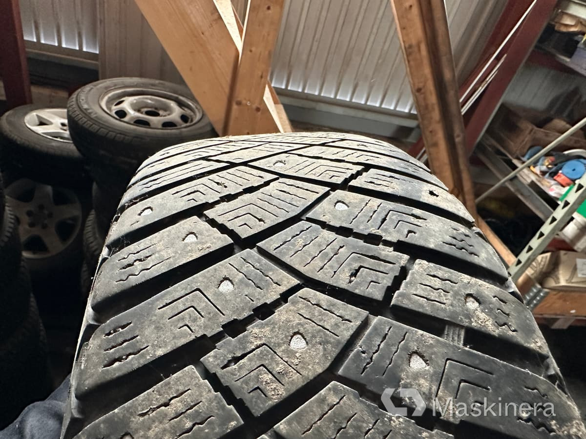 4 st dubbdäck på fälg Goodyear Ultragrip - Πλήρης τροχός για Ελαφρύ επαγγελματικό: φωτογραφία 3 4 st dubbdäck på fälg Goodyear Ultragrip - Πλήρης τροχός για Ελαφρύ επαγγελματικό: φωτογραφία 3