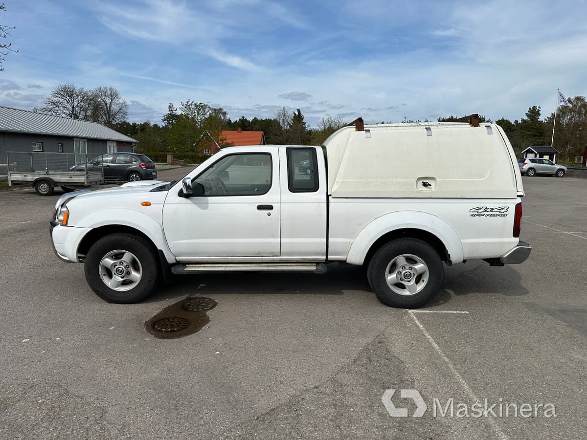 Arbetsbil Nissan NP300 King Cab 2.5 - Βαν: φωτογραφία 2 Arbetsbil Nissan NP300 King Cab 2.5 - Βαν: φωτογραφία 2