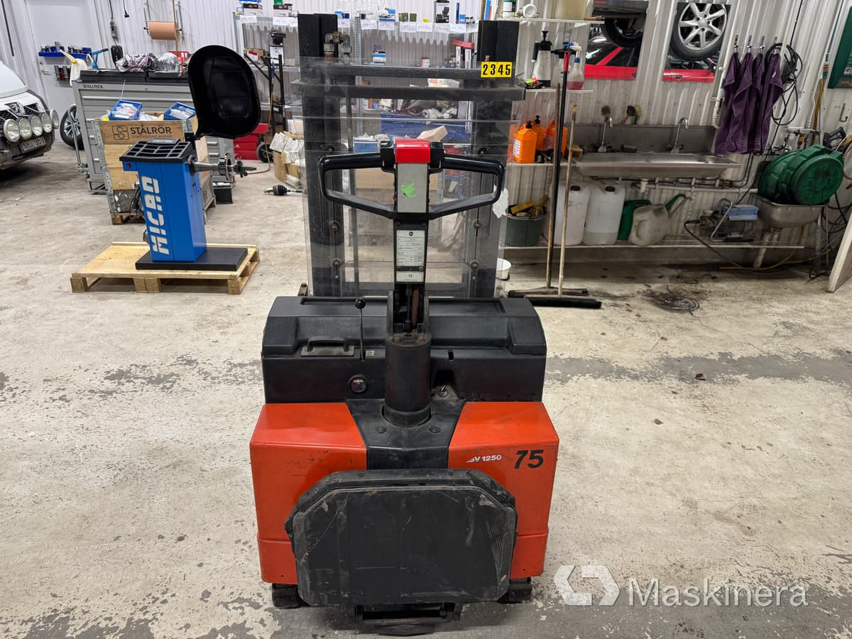 BT LSV 1250 / 11 Elektrisk ledstaplare BT LSV 1250 - Βιομηχανικός εξοπλισμός: φωτογραφία 4 BT LSV 1250 / 11 Elektrisk ledstaplare BT LSV 1250 - Βιομηχανικός εξοπλισμός: φωτογραφία 4