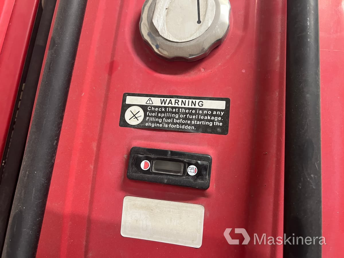 Elverk Huttenberg H8500W - Βιομηχανική γεννήτρια: φωτογραφία 4 Elverk Huttenberg H8500W - Βιομηχανική γεννήτρια: φωτογραφία 4