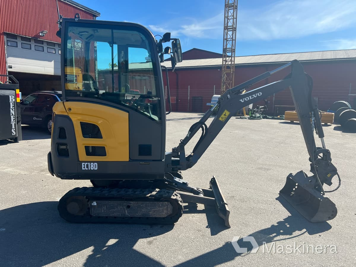 Grävmaskin Volvo EC18D med maskintrailer och redskap - Ερπυστριοφόρος εκσκαφέας: φωτογραφία 5 Grävmaskin Volvo EC18D med maskintrailer och redskap - Ερπυστριοφόρος εκσκαφέας: φωτογραφία 5