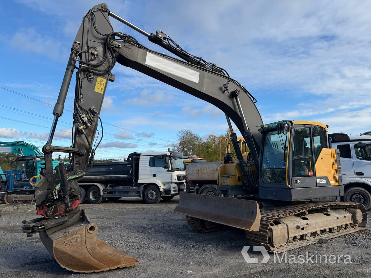 Grävmaskin Vovlo ECR235EL - Ερπυστριοφόρος εκσκαφέας: φωτογραφία 1 Grävmaskin Vovlo ECR235EL - Ερπυστριοφόρος εκσκαφέας: φωτογραφία 1