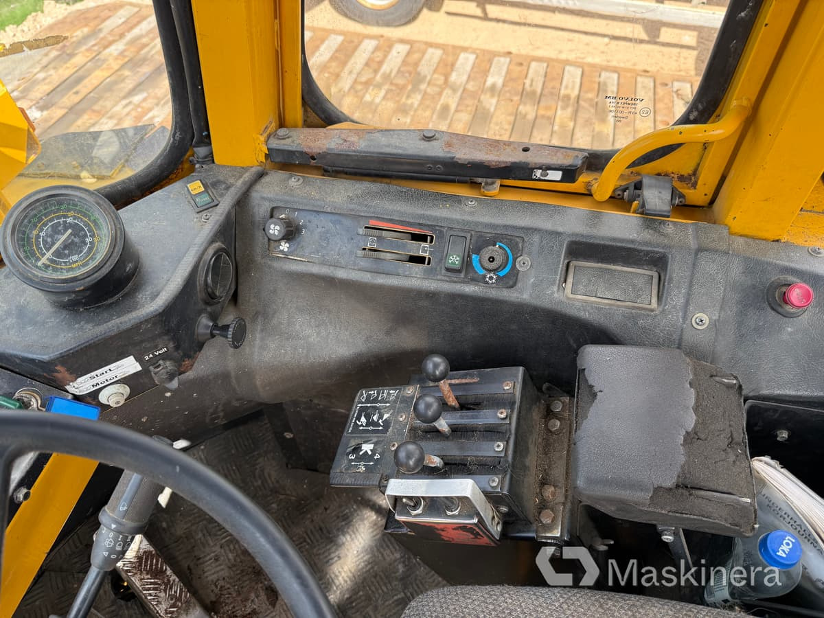 Ελαστιχοφόρος φορτωτής Hjullastare Volvo L90: φωτογραφία 23