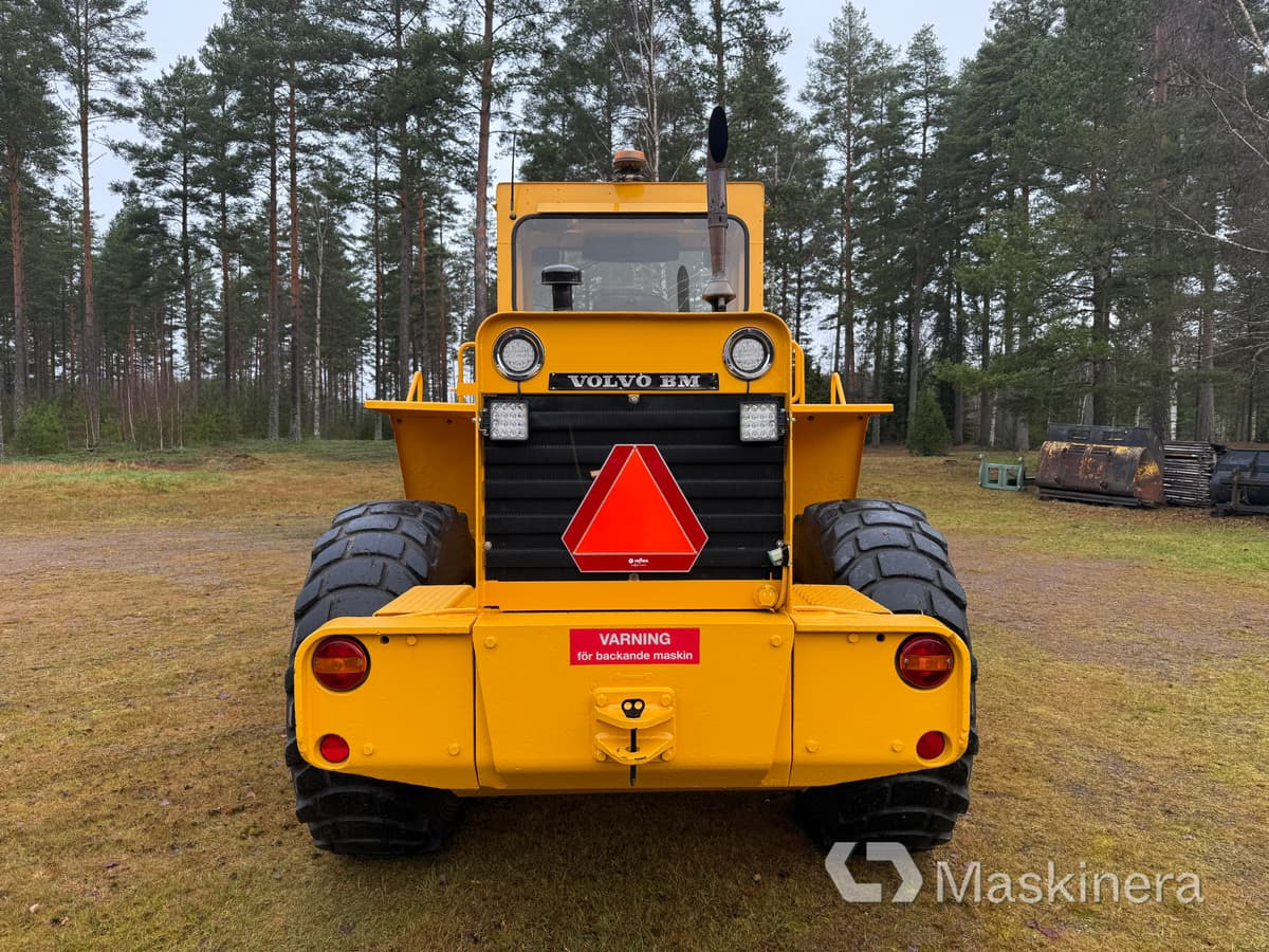 Hjullastare Volvo LM846 med tillbehör - Ελαστιχοφόρος φορτωτής: φωτογραφία 4 Hjullastare Volvo LM846 med tillbehör - Ελαστιχοφόρος φορτωτής: φωτογραφία 4