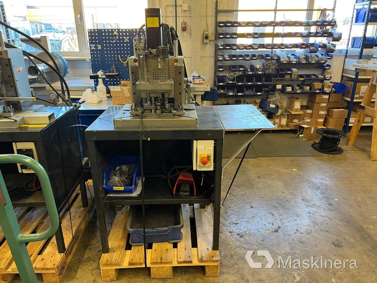 Hydraulisk press Santas Mekaniska DS88 - Μηχανήμα επεξεργασίας μετάλλου: φωτογραφία 1 Hydraulisk press Santas Mekaniska DS88 - Μηχανήμα επεξεργασίας μετάλλου: φωτογραφία 1