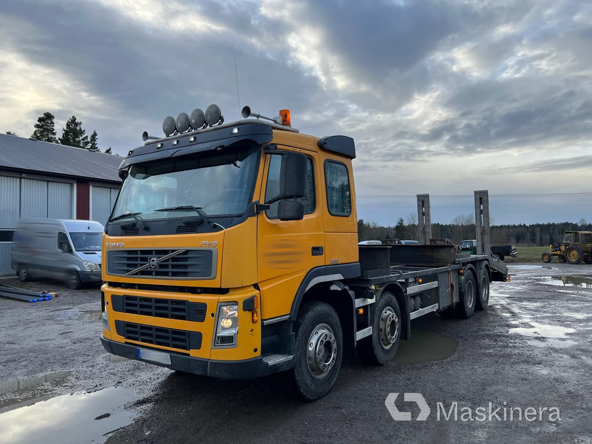 Lastbil Volvo FM9 380 för kompressor & borrigg - Φορτηγό με ανοιχτή καρότσα: φωτογραφία 1 Lastbil Volvo FM9 380 för kompressor & borrigg - Φορτηγό με ανοιχτή καρότσα: φωτογραφία 1