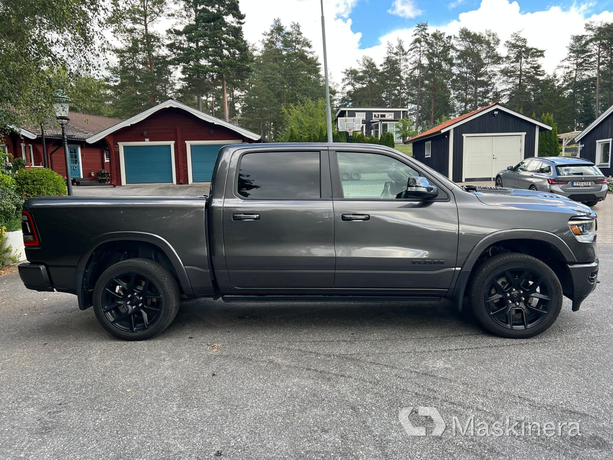 Pickup Dodge Ram 1500 - Βαν: φωτογραφία 2 Pickup Dodge Ram 1500 - Βαν: φωτογραφία 2