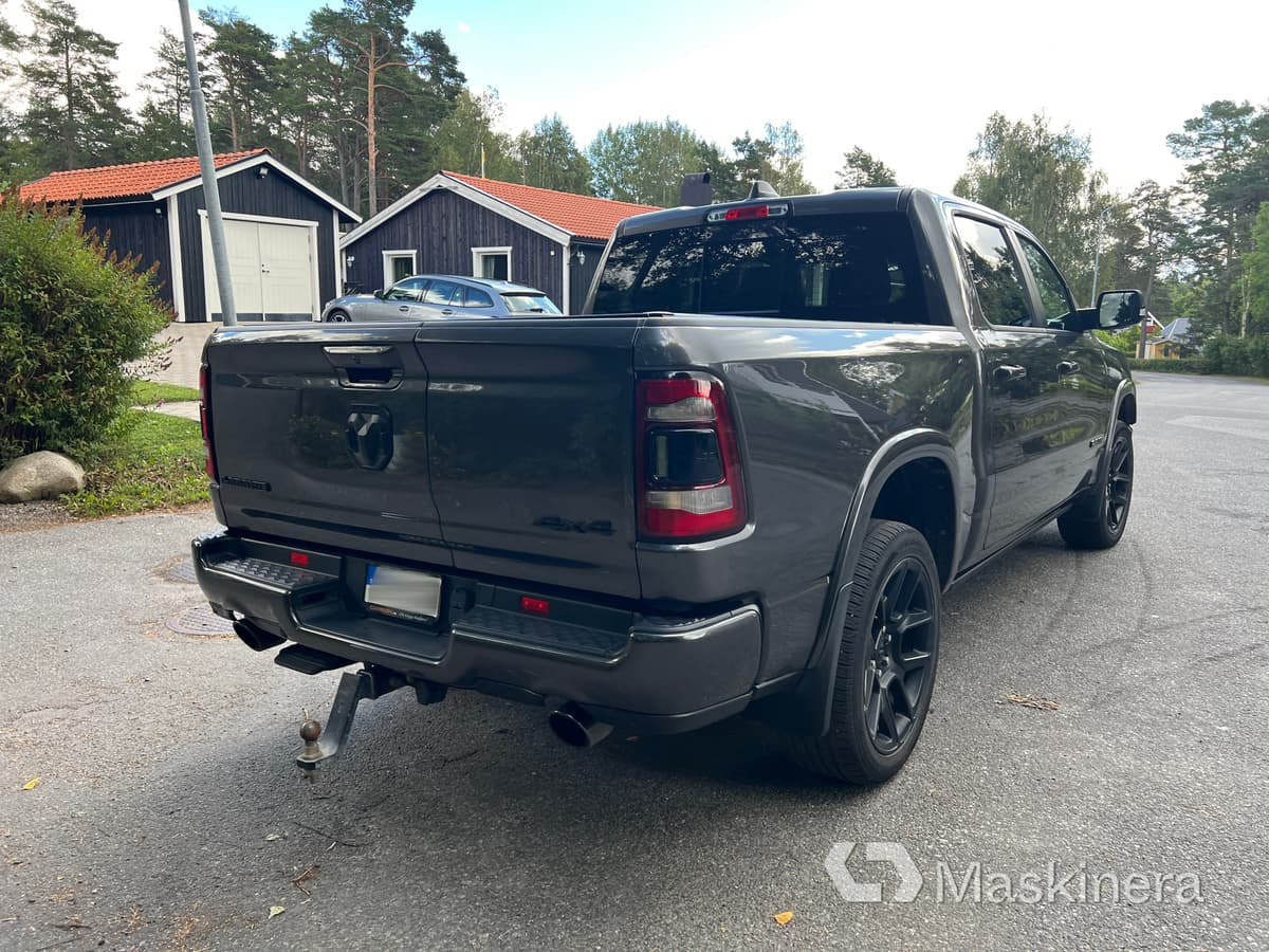 Pickup Dodge Ram 1500 - Βαν: φωτογραφία 3 Pickup Dodge Ram 1500 - Βαν: φωτογραφία 3