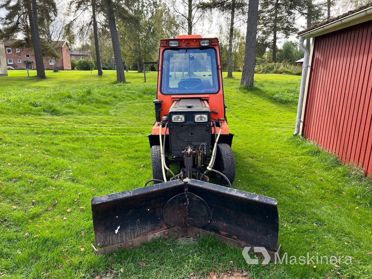 Redskapsbärare Holder P70-460 2wd - Δημοτικό τρακτέρ: φωτογραφία 2 Redskapsbärare Holder P70-460 2wd - Δημοτικό τρακτέρ: φωτογραφία 2