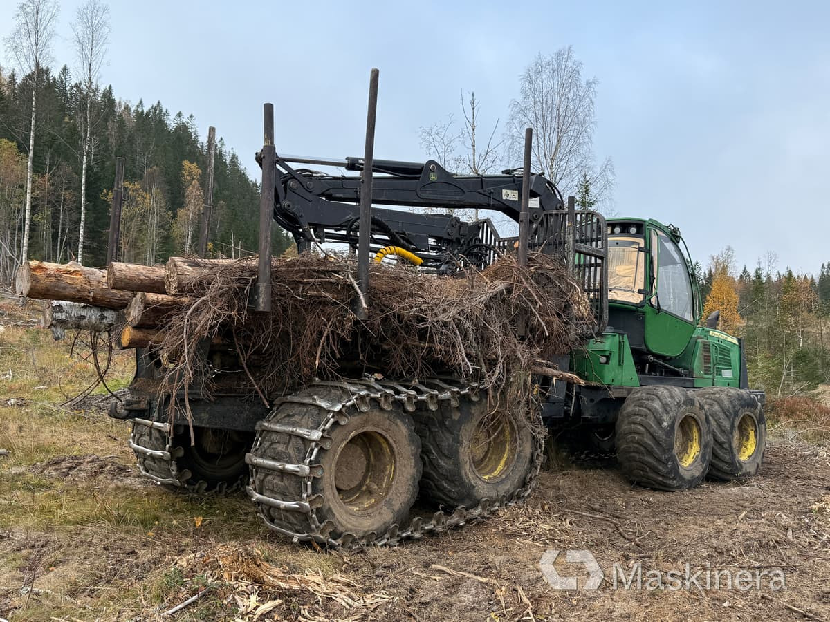 Skotare John Deere 1210E - Λαστιχοφόρα προωθητικo - forwarder: φωτογραφία 5 Skotare John Deere 1210E - Λαστιχοφόρα προωθητικo - forwarder: φωτογραφία 5
