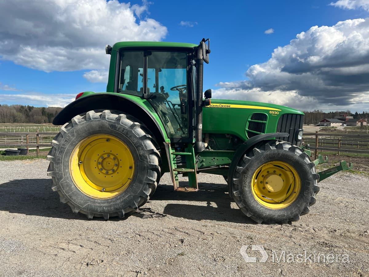 Traktor John Deere 6930 Premium med frontlyft - Τρακτέρ: φωτογραφία 4 Traktor John Deere 6930 Premium med frontlyft - Τρακτέρ: φωτογραφία 4