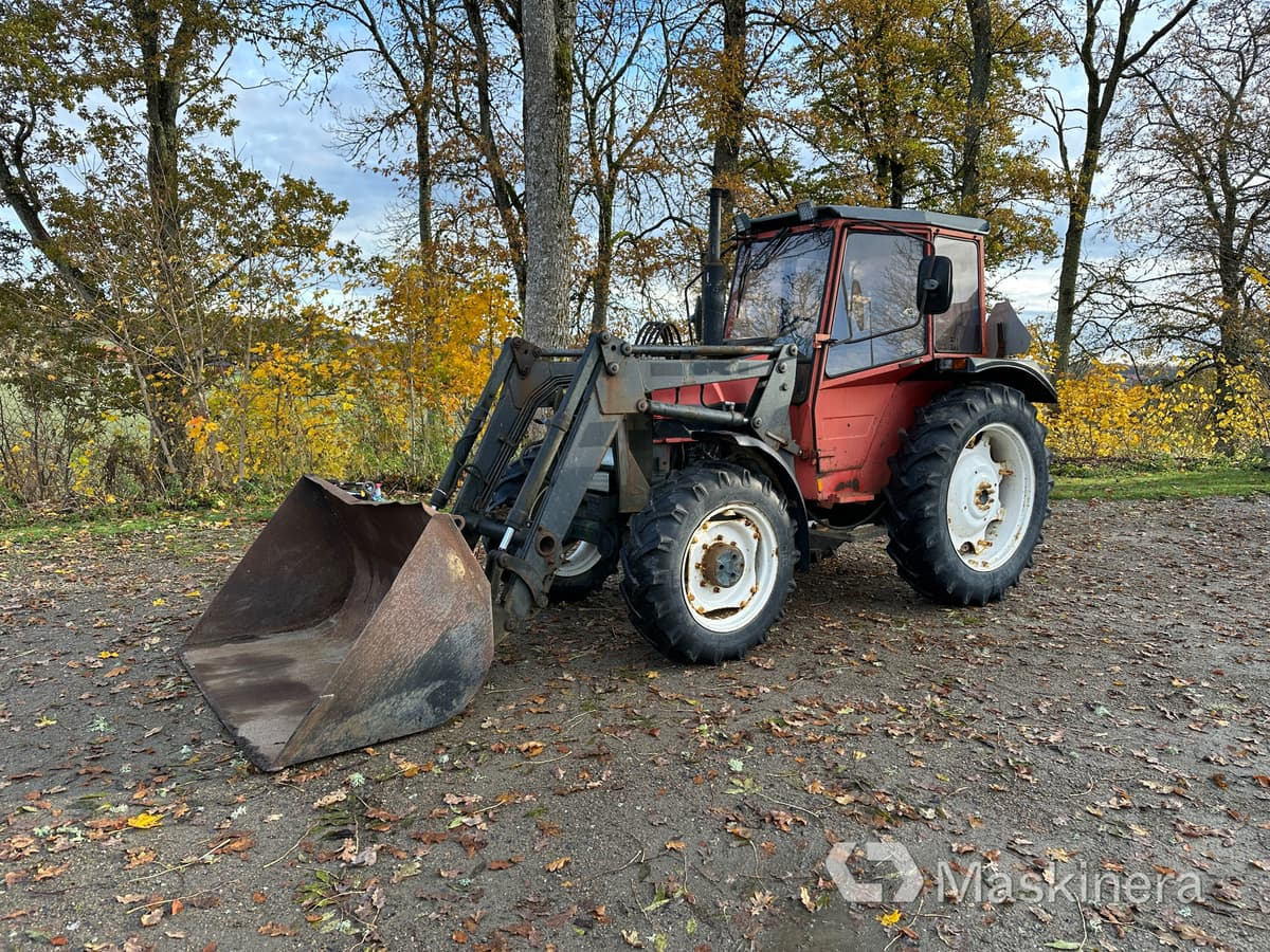 Traktor Valmet 405-4 med frontlastare - Τρακτέρ: φωτογραφία 3 Traktor Valmet 405-4 med frontlastare - Τρακτέρ: φωτογραφία 3