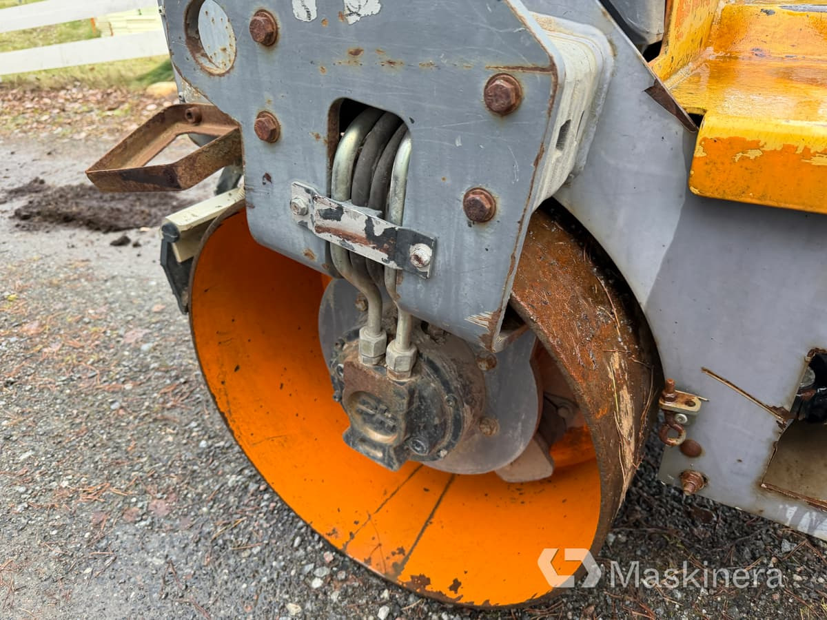 Ασφαλτικός οδοστρωτήρας Vält Dynapac CC1000: φωτογραφία 14