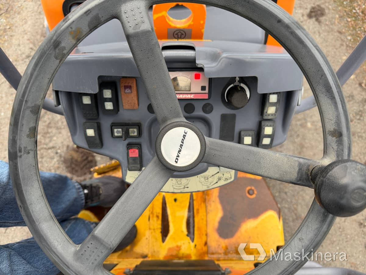 Ασφαλτικός οδοστρωτήρας Vält Dynapac CC1000: φωτογραφία 21