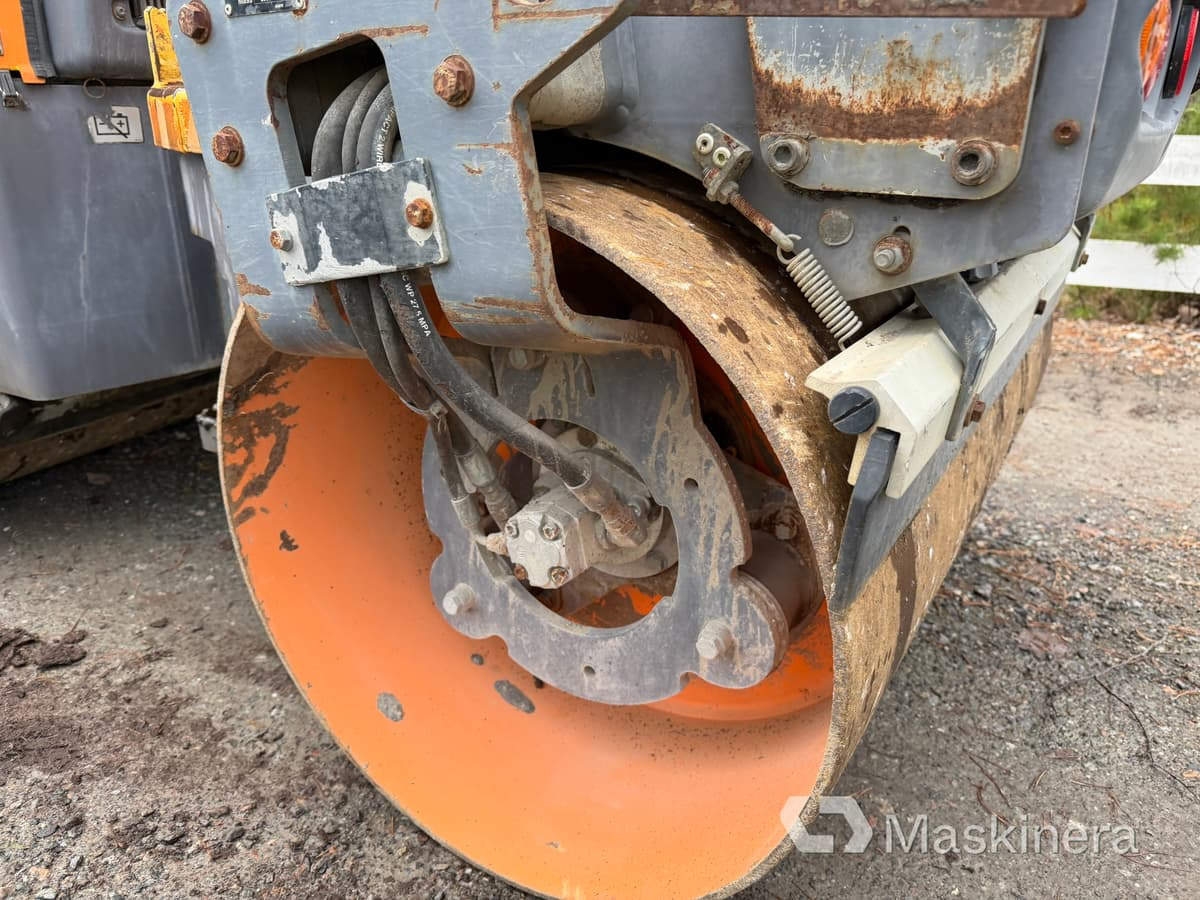 Ασφαλτικός οδοστρωτήρας Vält Dynapac CC1000: φωτογραφία 17