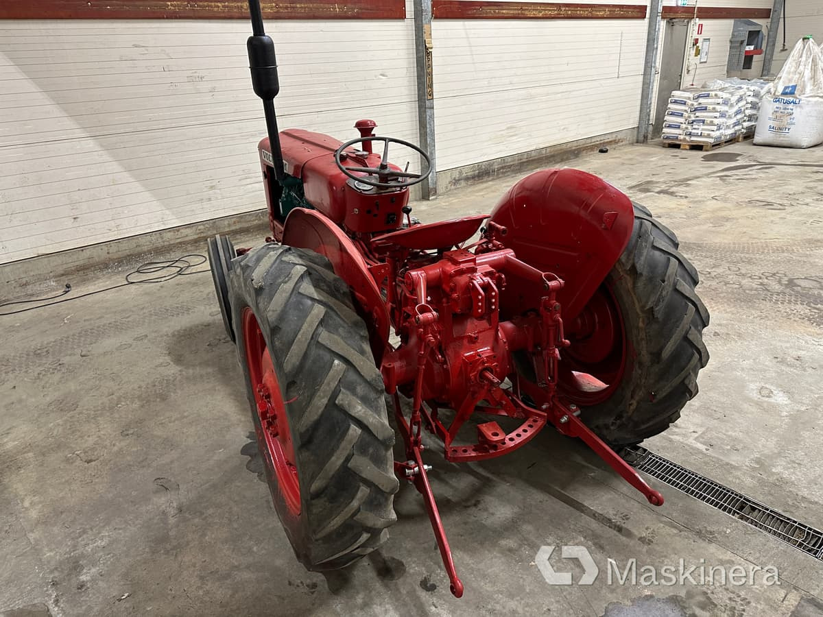 Veterantraktor Volvo BM 320 - Τρακτέρ: φωτογραφία 5 Veterantraktor Volvo BM 320 - Τρακτέρ: φωτογραφία 5