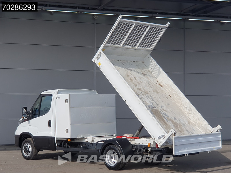 Iveco Daily 35C16 3.0L Open Laadbak met Kist Dubbellucht 3,5t Trekhaak Airco Cruise Euro6 Pritsche Pickup Open Box 2m3 Airco Trekhaak Cruise - Μικρό φορτηγό με καρότσα: φωτογραφία 2 Iveco Daily 35C16 3.0L Open Laadbak met Kist Dubbellucht 3,5t Trekhaak Airco Cruise Euro6 Pritsche Pickup Open Box 2m3 Airco Trekhaak Cruise - Μικρό φορτηγό με καρότσα: φωτογραφία 2