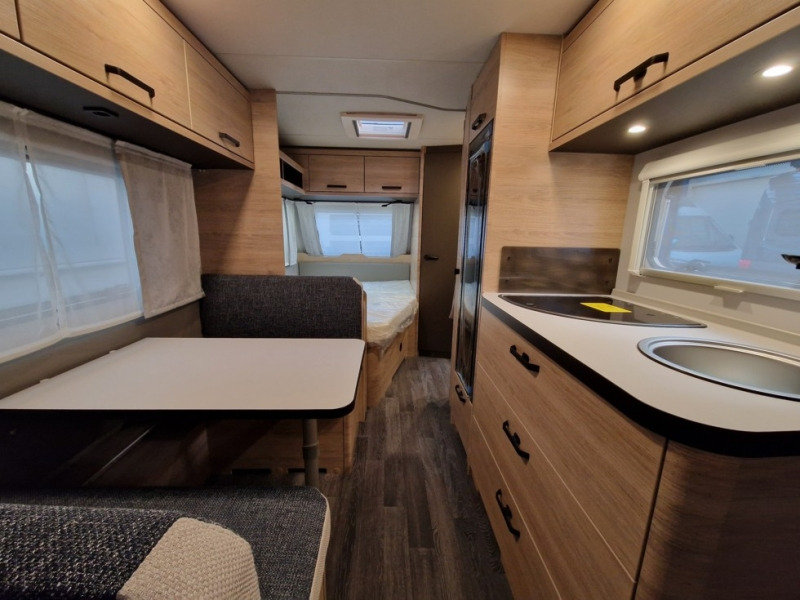 Weinsberg CaraOne 500 FDK - Ρυμουλκούμενο τροχόσπιτο: φωτογραφία 5 Weinsberg CaraOne 500 FDK - Ρυμουλκούμενο τροχόσπιτο: φωτογραφία 5