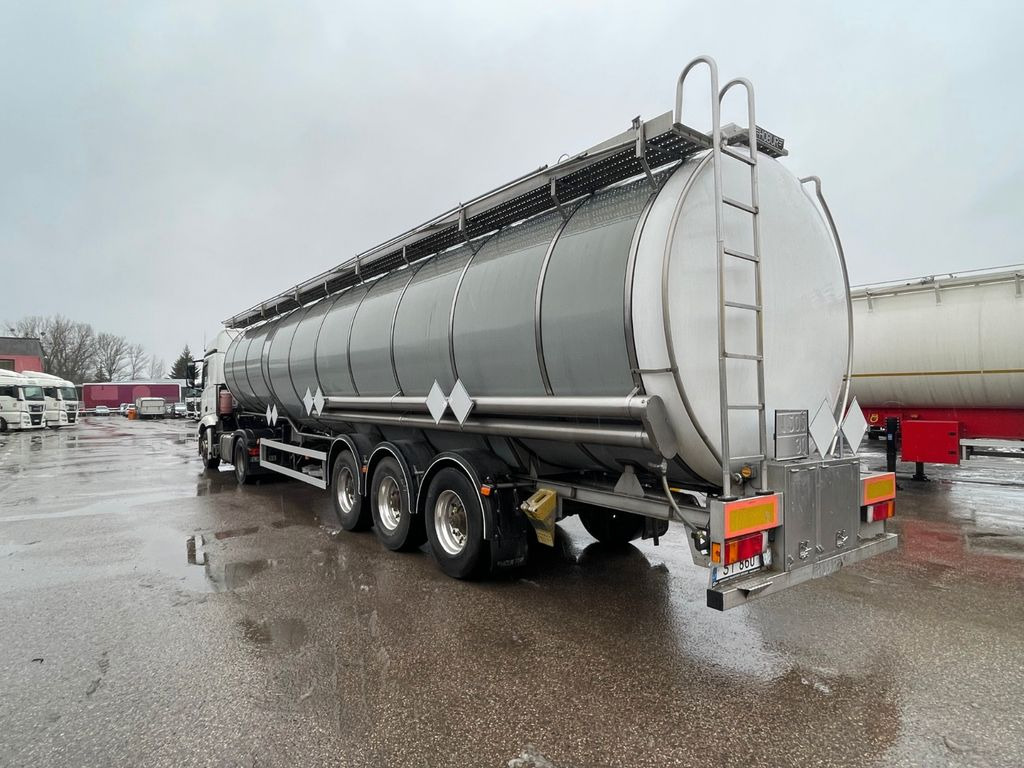 Lag BURG Holvrieka - Επικαθήμενο βυτίο: φωτογραφία 1 Lag BURG Holvrieka - Επικαθήμενο βυτίο: φωτογραφία 1