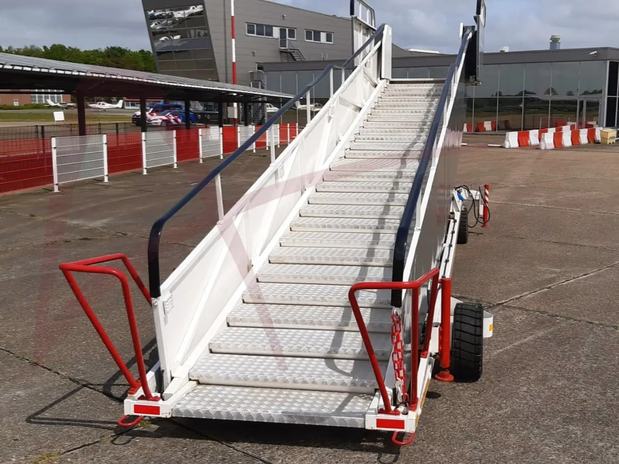 AMSS SKYWAY 96-232 - Σκάλα επιβατών: φωτογραφία 3 AMSS SKYWAY 96-232 - Σκάλα επιβατών: φωτογραφία 3