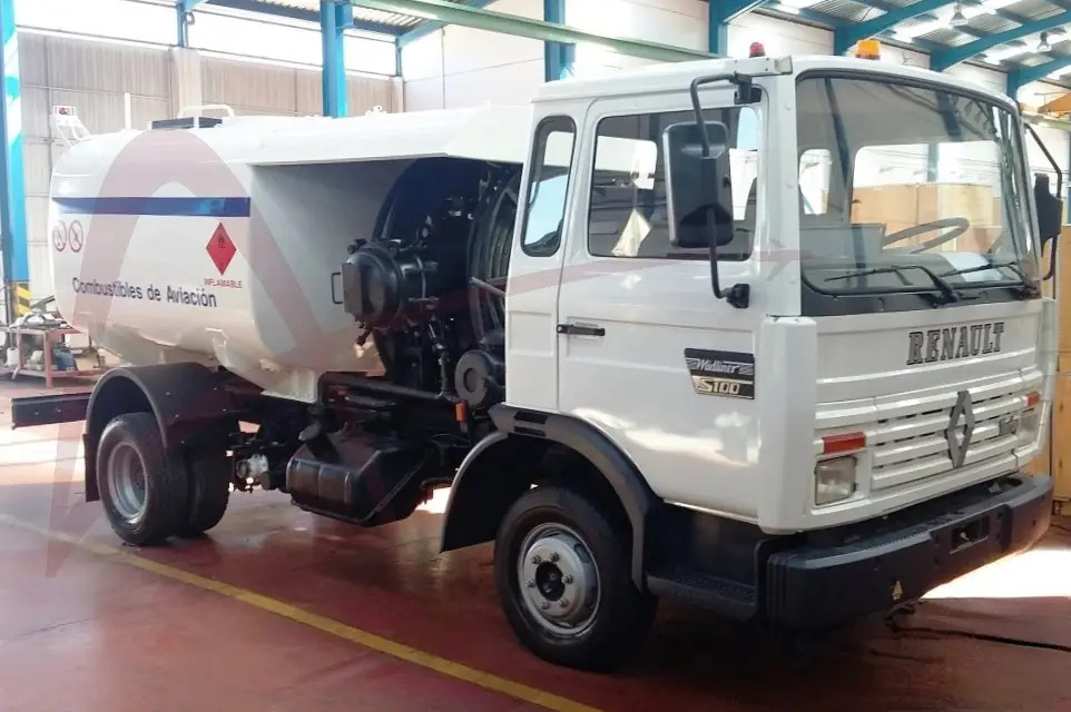 AVGAS B-100 - Φορτηγό βυτιοφόρο: φωτογραφία 2 AVGAS B-100 - Φορτηγό βυτιοφόρο: φωτογραφία 2