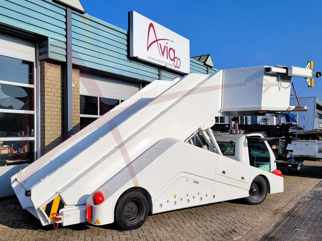 KAHLBACHER JET-STEP 180/420 - Σκάλα επιβατών: φωτογραφία 2 KAHLBACHER JET-STEP 180/420 - Σκάλα επιβατών: φωτογραφία 2