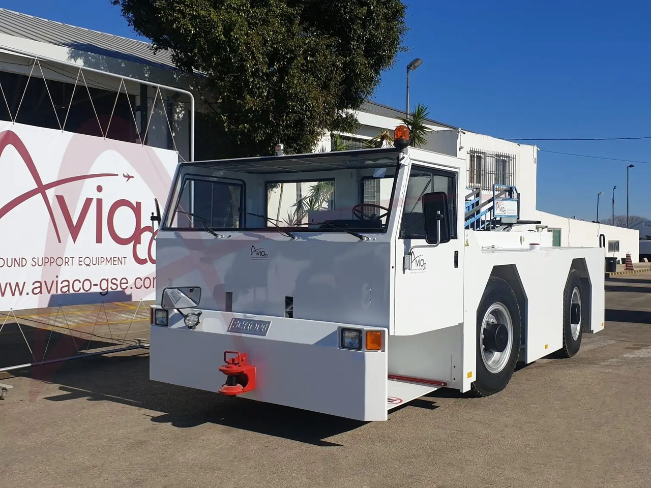 SCHOPF F180 - Ελκυστήρας αεροσκαφών: φωτογραφία 3 SCHOPF F180 - Ελκυστήρας αεροσκαφών: φωτογραφία 3