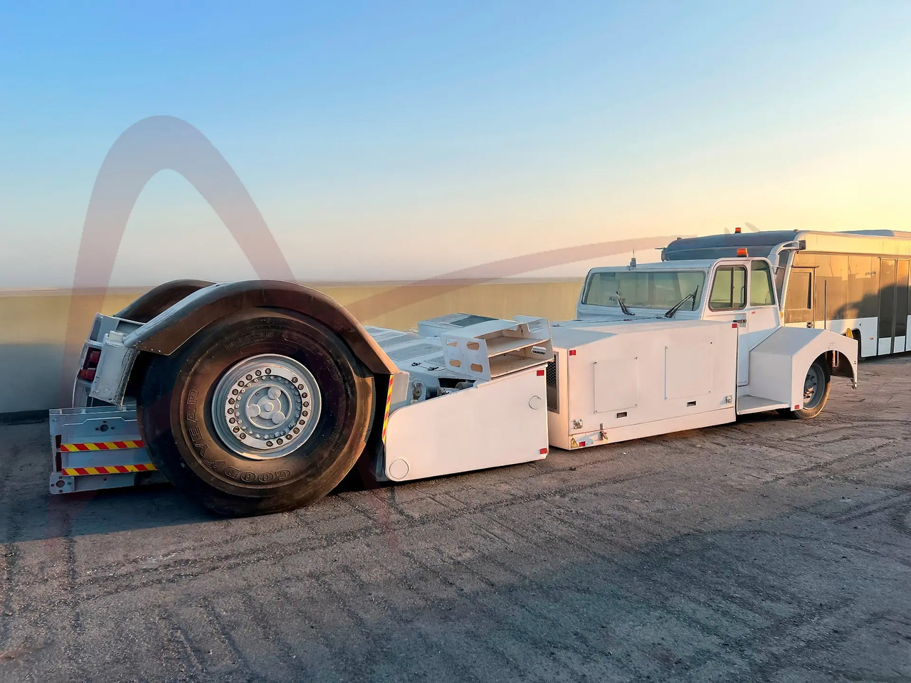 TLD TPX-500 - Ελκυστήρας αεροσκαφών: φωτογραφία 1 TLD TPX-500 - Ελκυστήρας αεροσκαφών: φωτογραφία 1