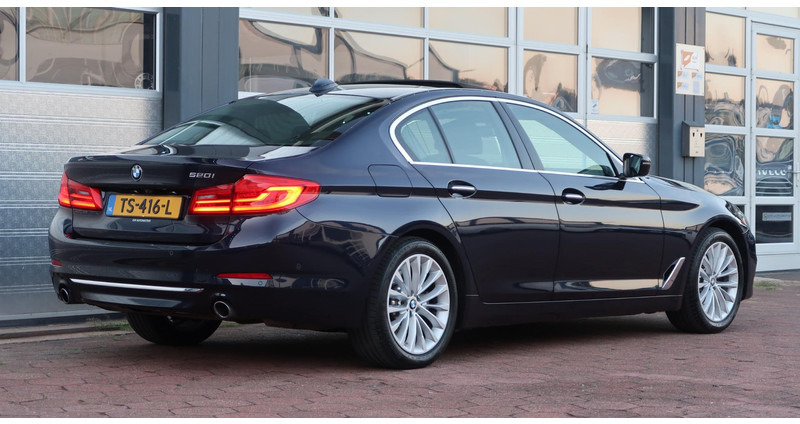 BMW 5 Serie 520i High Executive SCHUIFDAK/ NAPPA-LEDER/ ACC/ HEAD-UP/ H&K / ETC. - Λιμουζίνα/ Sedan: φωτογραφία 4 BMW 5 Serie 520i High Executive SCHUIFDAK/ NAPPA-LEDER/ ACC/ HEAD-UP/ H&K / ETC. - Λιμουζίνα/ Sedan: φωτογραφία 4