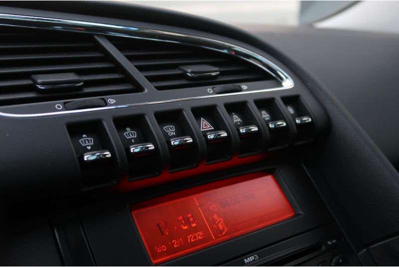 Peugeot 3008 1.6 VTi Première CRUISE/ PANO/ CLIMA/ HEAD-UP/ ETC. - Αυτοκίνητο: φωτογραφία 5 Peugeot 3008 1.6 VTi Première CRUISE/ PANO/ CLIMA/ HEAD-UP/ ETC. - Αυτοκίνητο: φωτογραφία 5