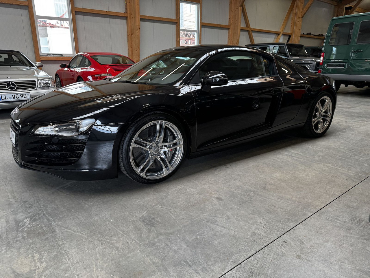 Audi R8 4.2 FSI V8 quattro Coupé - Αυτοκίνητο: φωτογραφία 2 Audi R8 4.2 FSI V8 quattro Coupé - Αυτοκίνητο: φωτογραφία 2