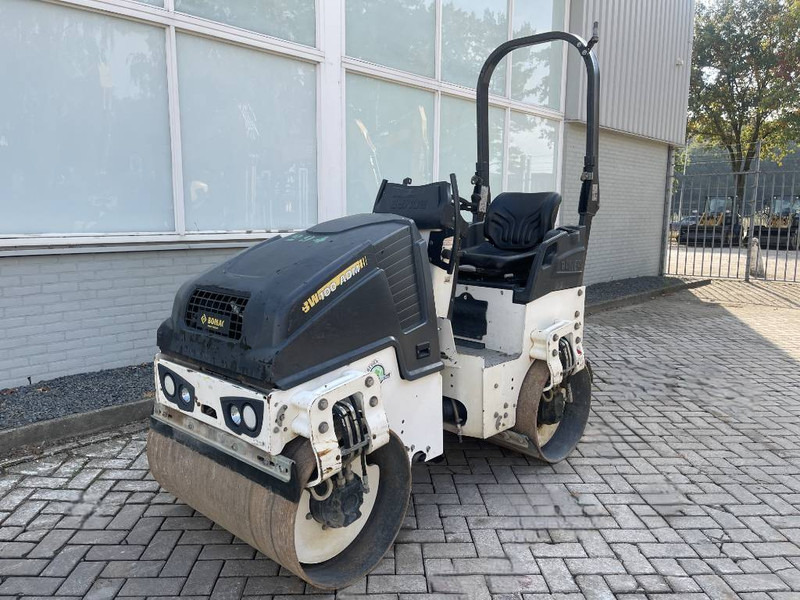 Bomag BW 100 AD M-5 - Οδοστρωτήρας: φωτογραφία 1 Bomag BW 100 AD M-5 - Οδοστρωτήρας: φωτογραφία 1