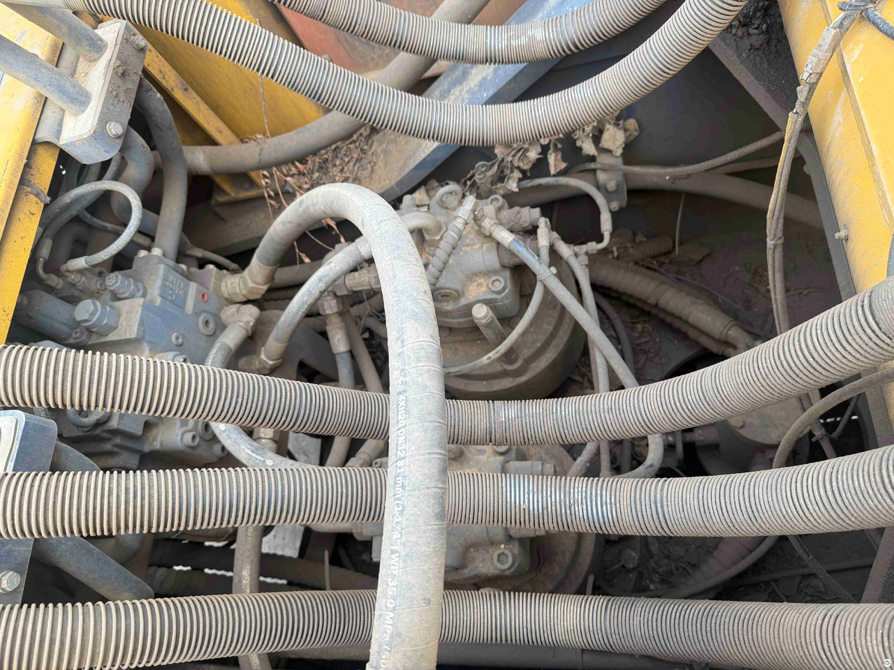 XCMG 2021 used XE690DK 69ton hydraulic heavy excavator price - Ερπυστριοφόρος εκσκαφέας: φωτογραφία 4 XCMG 2021 used XE690DK 69ton hydraulic heavy excavator price - Ερπυστριοφόρος εκσκαφέας: φωτογραφία 4