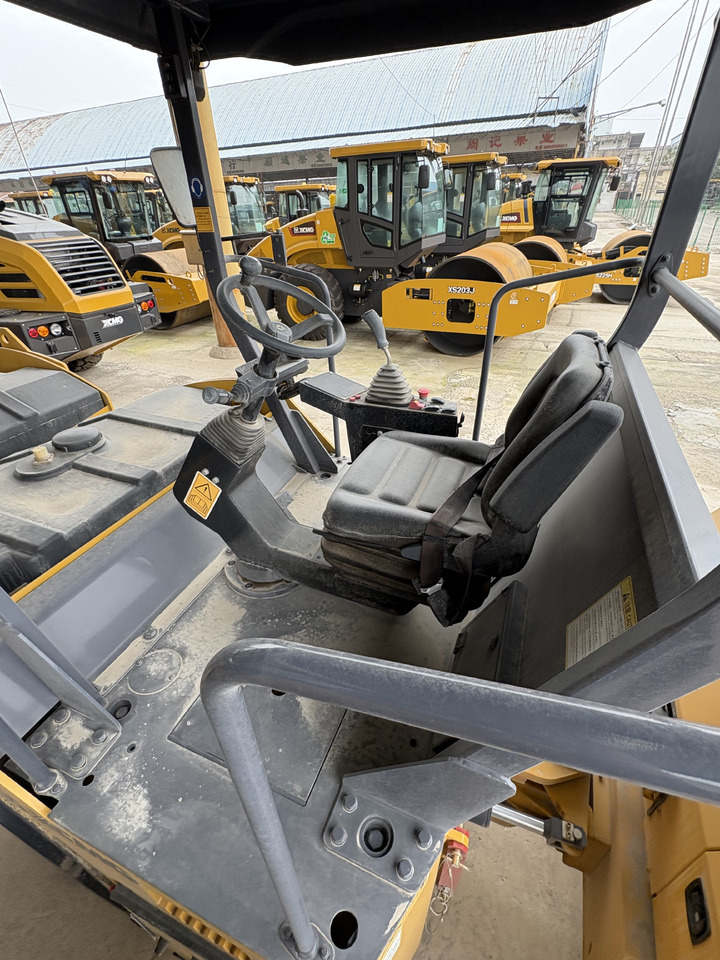 XCMG 8 ton 2Y103 double drum used vibratory road roller compactor 2022 - Ασφαλτικός οδοστρωτήρας: φωτογραφία 2 XCMG 8 ton 2Y103 double drum used vibratory road roller compactor 2022 - Ασφαλτικός οδοστρωτήρας: φωτογραφία 2