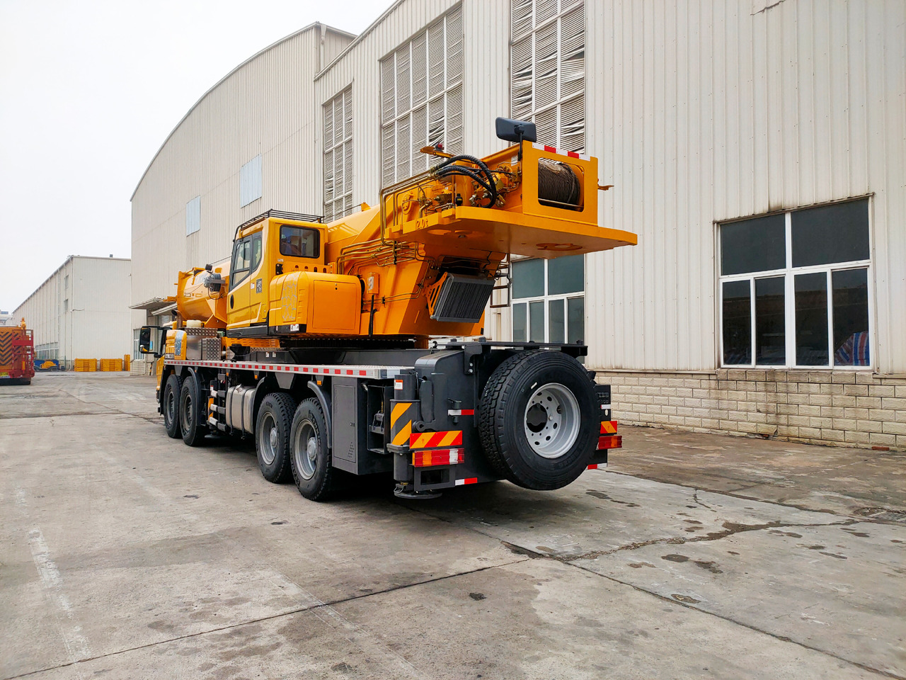 XCMG Factory Hydraulic Crane Telescopic Boom XCT100L7_1 Used 100 Ton Truck Crane For Sale - Τηλεσκοπικός γερανός: φωτογραφία 3 XCMG Factory Hydraulic Crane Telescopic Boom XCT100L7_1 Used 100 Ton Truck Crane For Sale - Τηλεσκοπικός γερανός: φωτογραφία 3
