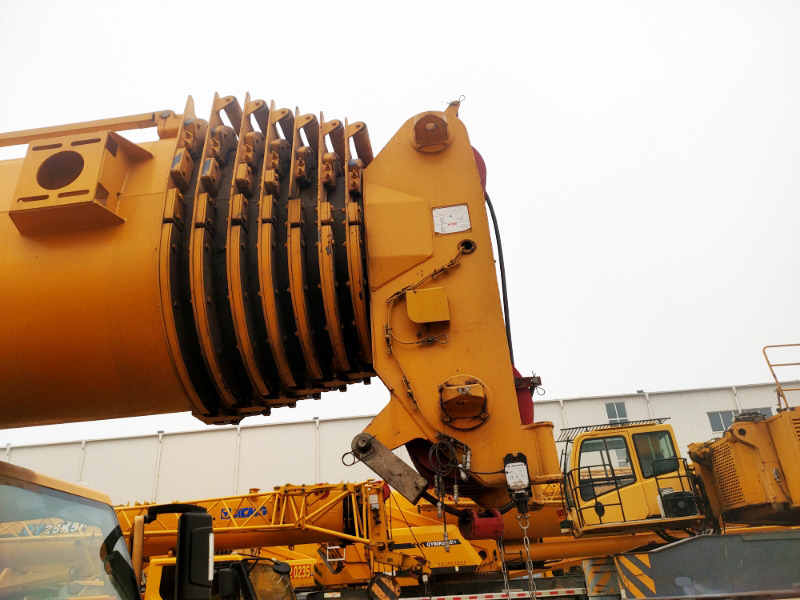 XCMG Official 130t Second Hand All Terrain Mobile Crane XCA130L8C Hydraulic Arm Crane Price List - Γερανός παντός εδάφους: φωτογραφία 5 XCMG Official 130t Second Hand All Terrain Mobile Crane XCA130L8C Hydraulic Arm Crane Price List - Γερανός παντός εδάφους: φωτογραφία 5