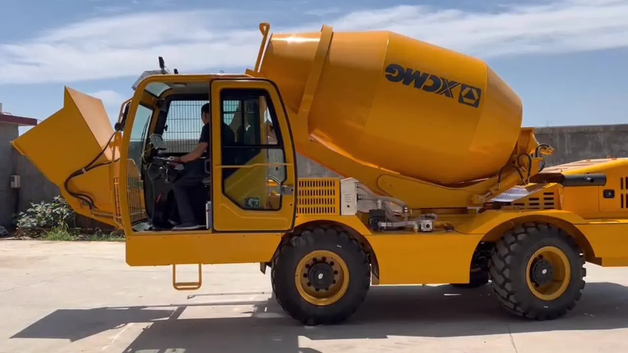 XCMG Official 4 cubic meters Self Loading Rough Terrain Concrete Mixers for Sale - Μπετονιέρα φορτηγό: φωτογραφία 1 XCMG Official 4 cubic meters Self Loading Rough Terrain Concrete Mixers for Sale - Μπετονιέρα φορτηγό: φωτογραφία 1