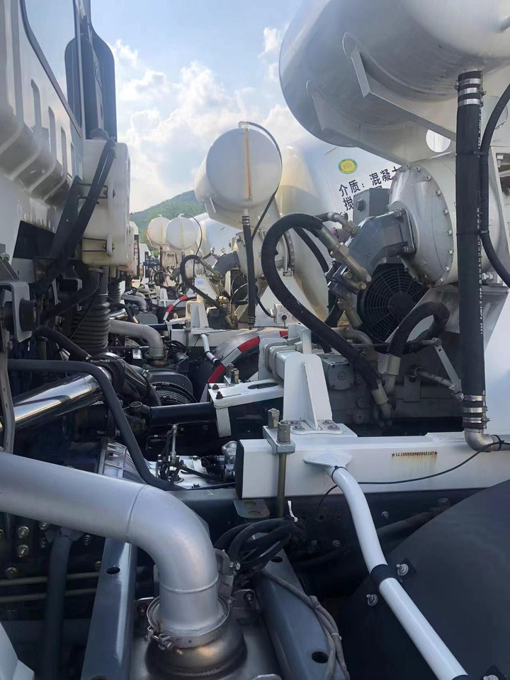 Μίσθωση  XCMG Official G12V China 12 Cubic Used Concrete Mixer Truck with Good Price XCMG Official G12V China 12 Cubic Used Concrete Mixer Truck with Good Price: φωτογραφία 6