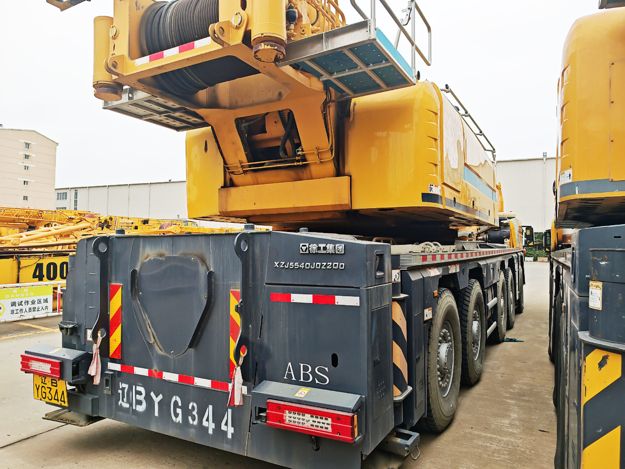 XCMG Official Second Hand Pickup Truck Crane XCA200L8 200 Ton 8-Section Arm Mobile Crane Machine - Γερανός παντός εδάφους: φωτογραφία 4 XCMG Official Second Hand Pickup Truck Crane XCA200L8 200 Ton 8-Section Arm Mobile Crane Machine - Γερανός παντός εδάφους: φωτογραφία 4