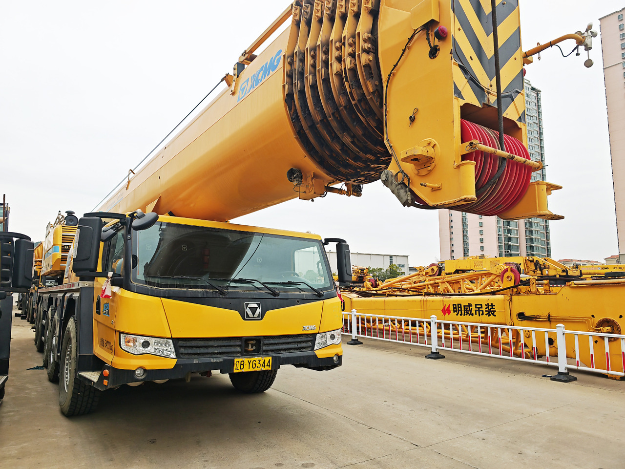 XCMG Official Second Hand Pickup Truck Crane XCA200L8 200 Ton 8-Section Arm Mobile Crane Machine - Γερανός παντός εδάφους: φωτογραφία 2 XCMG Official Second Hand Pickup Truck Crane XCA200L8 200 Ton 8-Section Arm Mobile Crane Machine - Γερανός παντός εδάφους: φωτογραφία 2