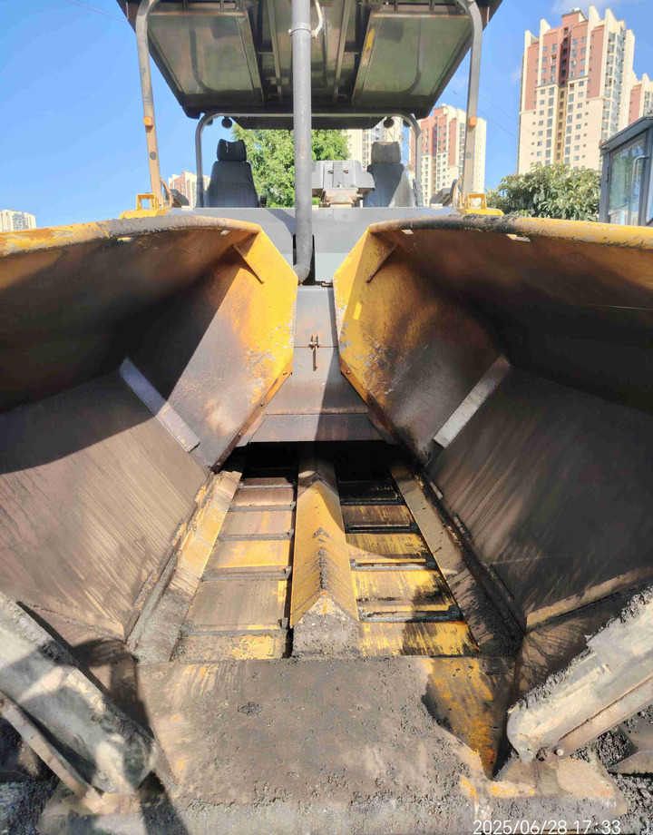 XCMG RP905HDIV used hydraulic mobile asphalt paver - Διαστρωτήρας ασφάλτου: φωτογραφία 5 XCMG RP905HDIV used hydraulic mobile asphalt paver - Διαστρωτήρας ασφάλτου: φωτογραφία 5