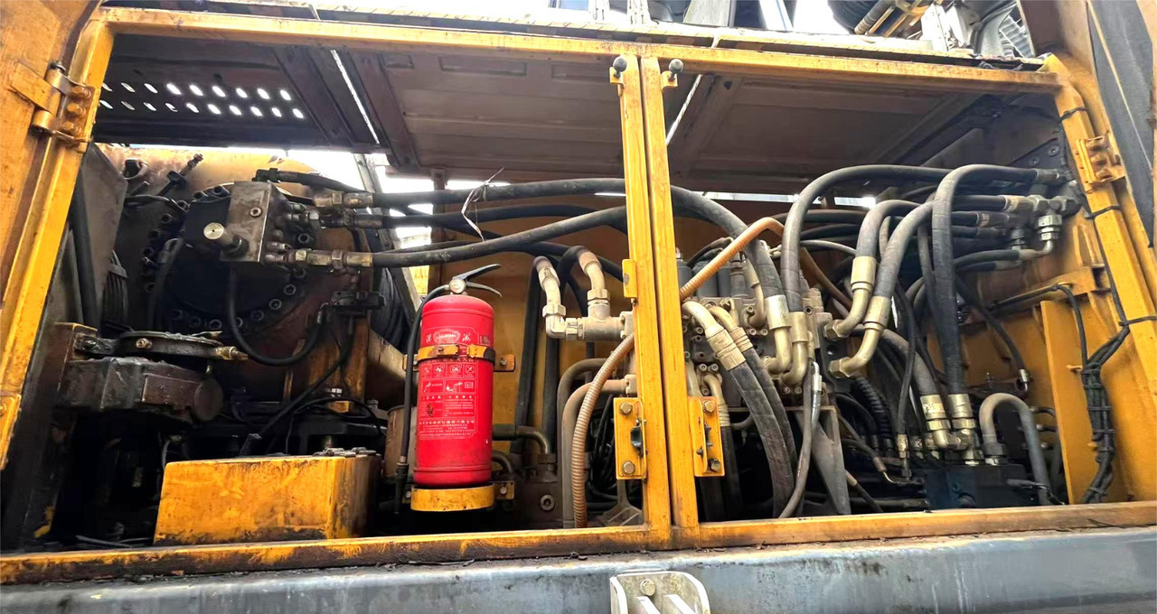 XCMG XR240E second hand rotary drilling rig pile machine price - Μηχάνημα διάτρησης: φωτογραφία 3 XCMG XR240E second hand rotary drilling rig pile machine price - Μηχάνημα διάτρησης: φωτογραφία 3