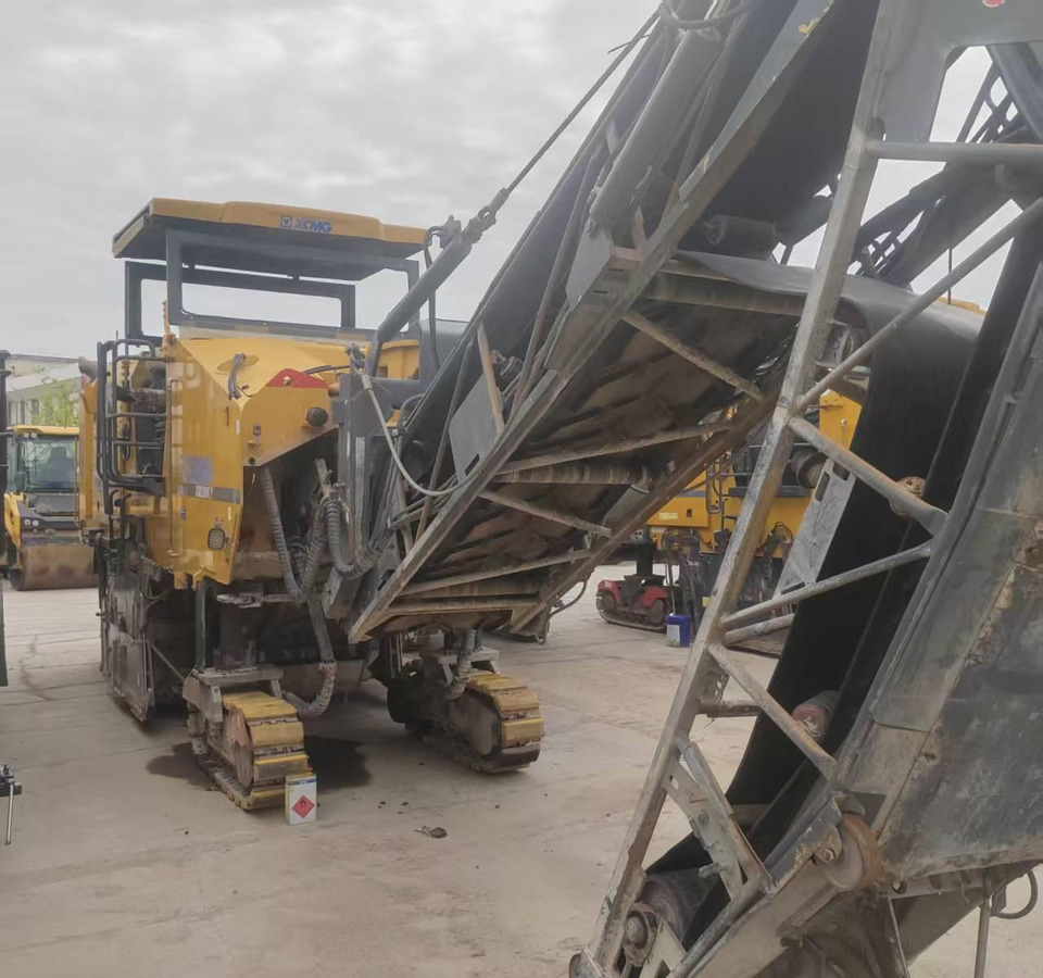 XCMG certified used cold milling planer machine XM200KⅡfor sale - Φρέζα ασφάλτου: φωτογραφία 5 XCMG certified used cold milling planer machine XM200KⅡfor sale - Φρέζα ασφάλτου: φωτογραφία 5