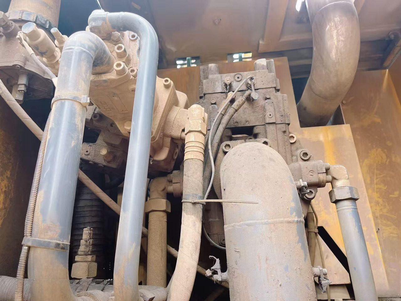 XCMG pililing machine second hand XR360E crawler rotary drilling rig - Γεωτρύπανο: φωτογραφία 4 XCMG pililing machine second hand XR360E crawler rotary drilling rig - Γεωτρύπανο: φωτογραφία 4